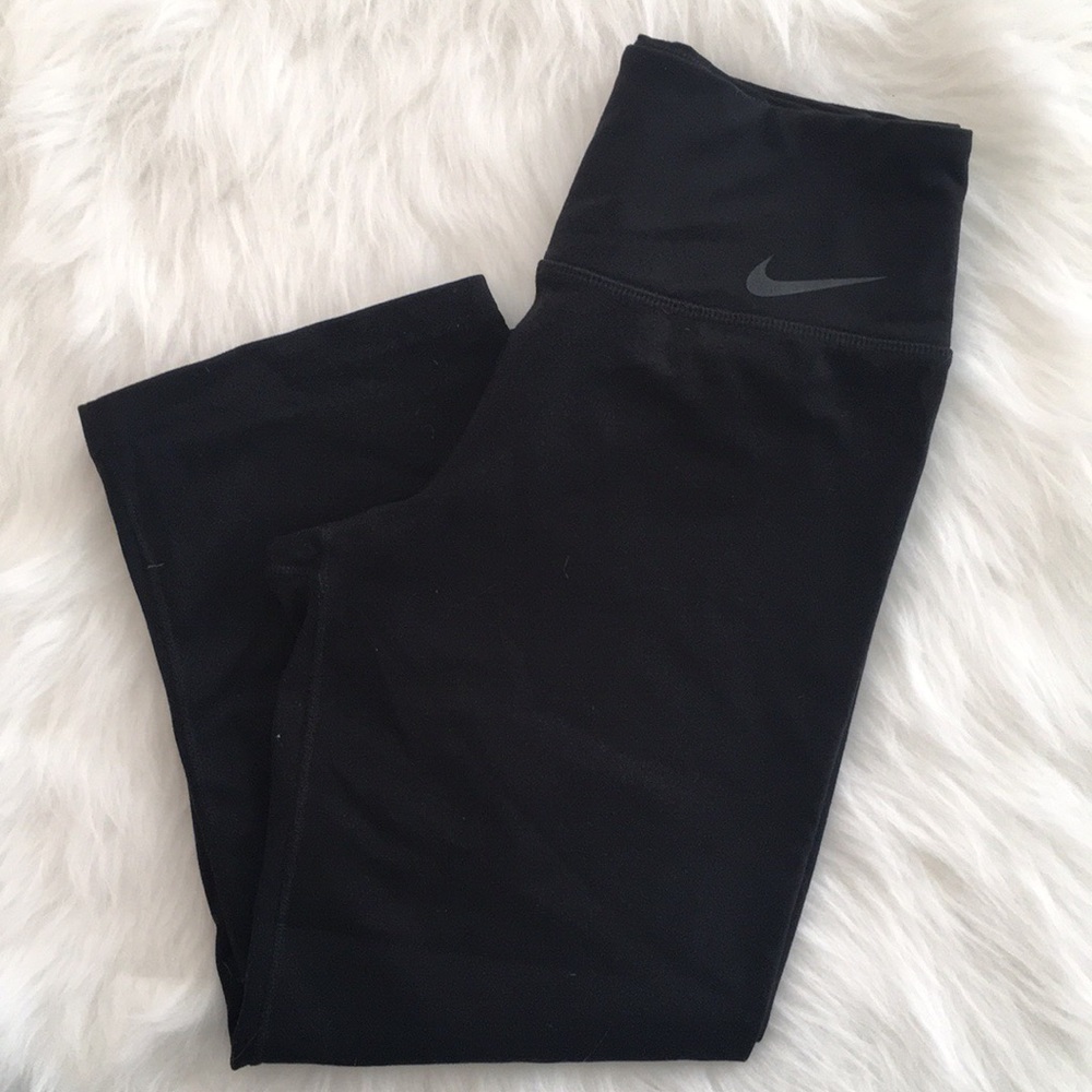 Nike Dri Fit Capri Yoga Workout Pants